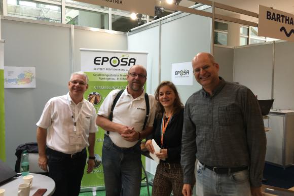 Messestand auf der agit in Salzburg (von links): Christian Klug, Robert Karas (EPOSA), Ursula Witzmann-Müller, Bernhard Zagel (agit)